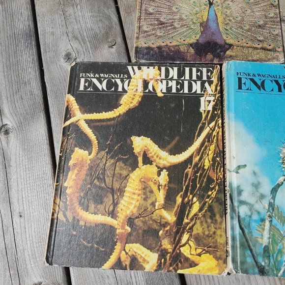 VINTAGE Funk & Wagnalls Wildlife Encyclopedias Lot of 3 Volumes 14, 17, … - Picture 3 of 9